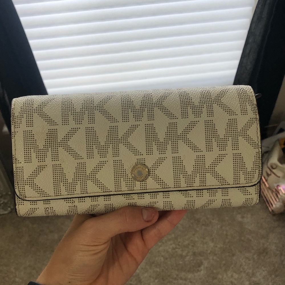 michael kors wallet